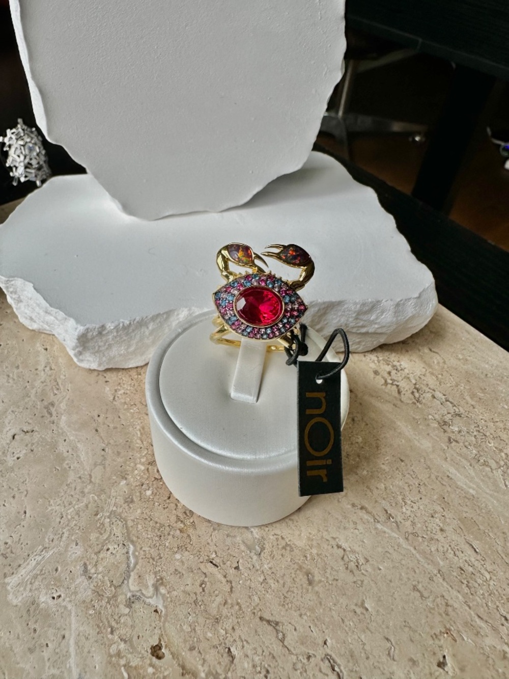 NWT | nOir Jewelry | Cocos the Crab Ring - Sold out online! - Picture 2 of 5